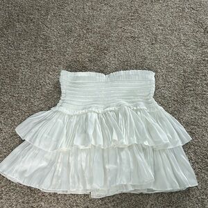 White ruffle skirt, barely worn